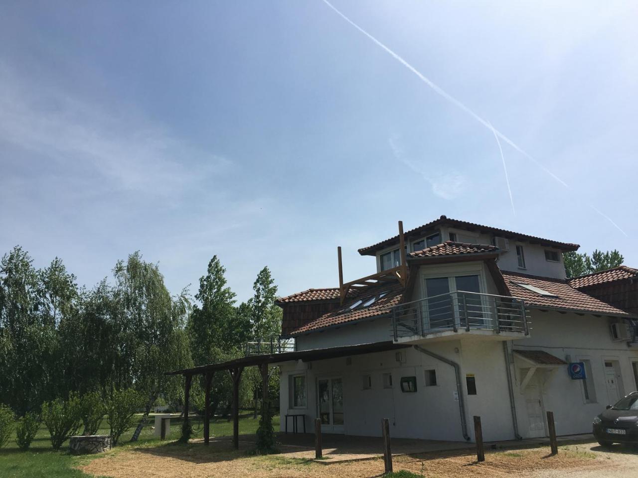Beach Resident Balatonszemes Exterior photo